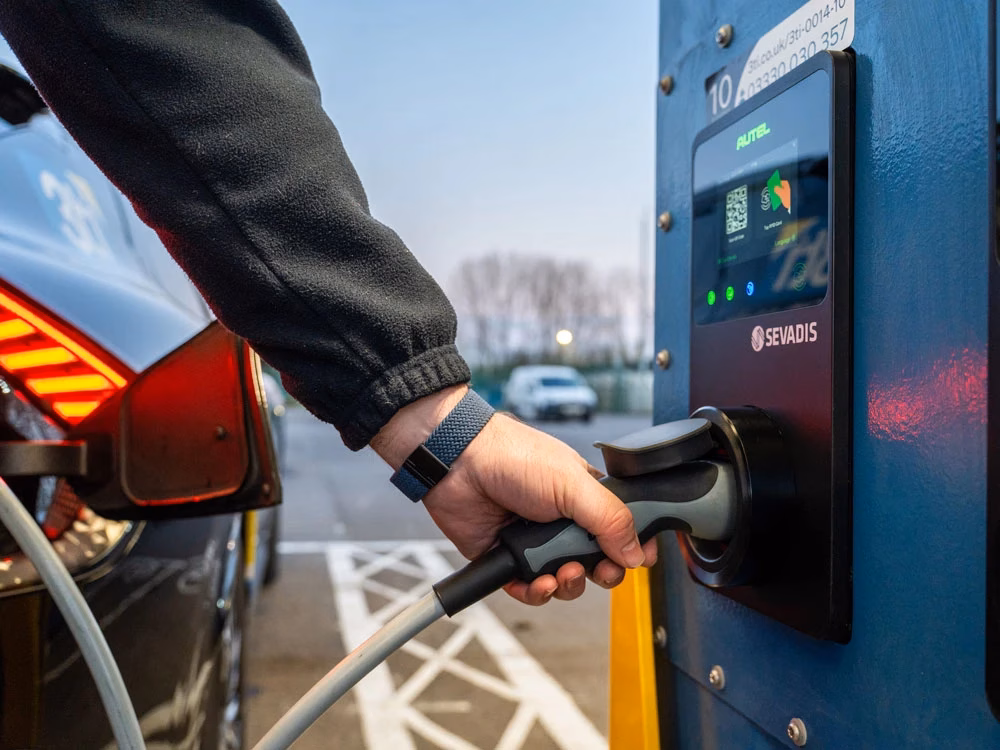 Papilio3 Autel Sevadis Charge Point under solar canopy
